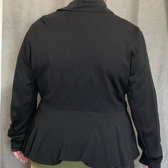 Black Torrid Blazer,size 2 - Picture 2 of 2